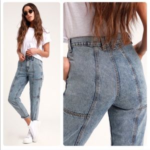 Levi’s mom jean retro acid wash
